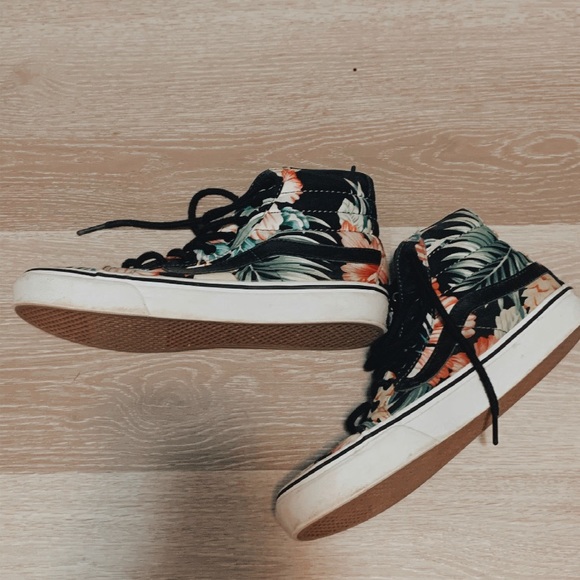 Vans - Picture 1 of 2